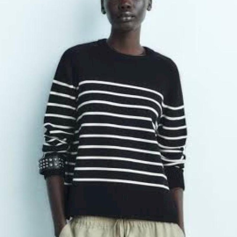ZARA black knit crewneck sweater white stripe size M